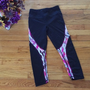 Victoria Secret VSX Capri‎ Pants Size XS